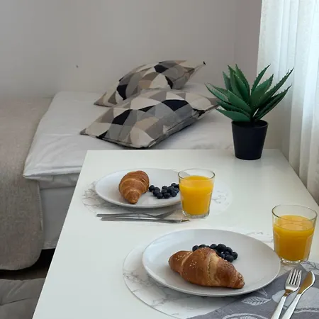 Ministudio Wlochy, Lotnisko Chopina , Blu Apartment