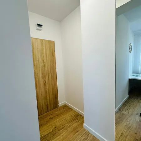 Ministudio Wlochy, Lotnisko Chopina , Blu ורשה