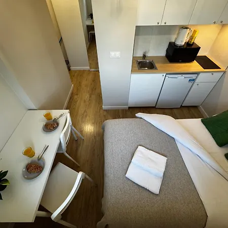 Ministudio Wlochy, Lotnisko Chopina , Blu